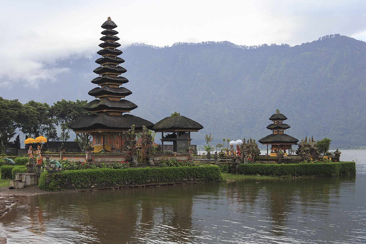 Ulun Danu Bratan temple beside the lake in Bali, Indonesia